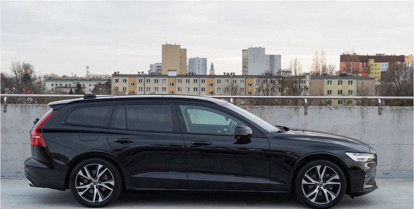 Volvo V60 cena 97900 przebieg: 155000, rok produkcji 2018 z Lublin małe 596